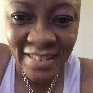 Meet your Posher, Rowena